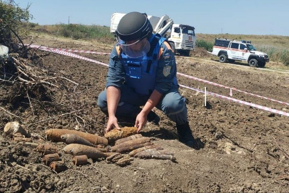 Опасные находки извлекли и вывезли. Фото: ГУ МЧС Крыма