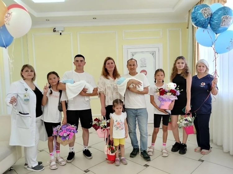 Сначала дочки, теперь сыновья: семья из Оренбурга покорила сердца россиян своей удивительной историей