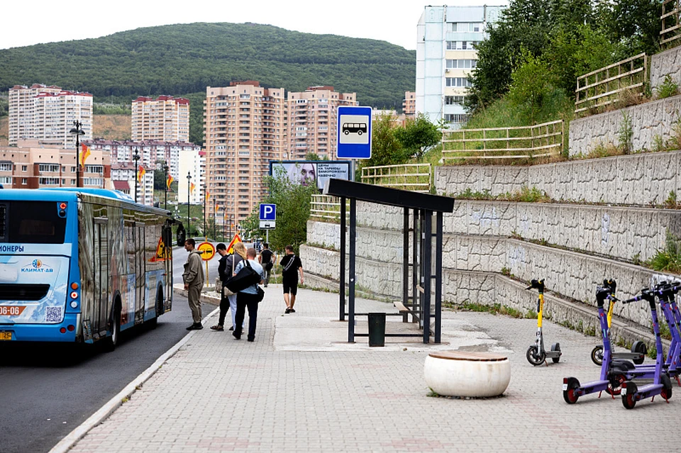 Остановки становятся современнее и комфортнее. Фото: Евгения Кубко.