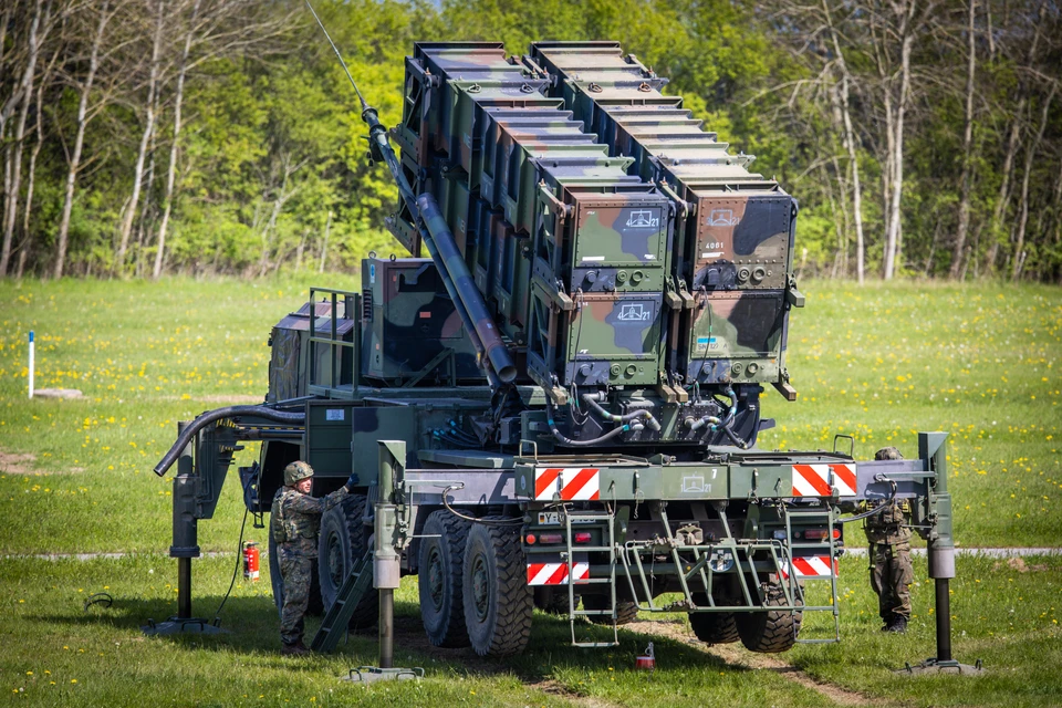 США могут вновь заморозить поставки оружия Украине
