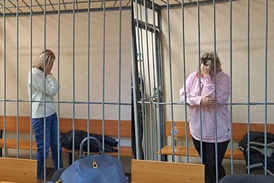 Фото из зала суда