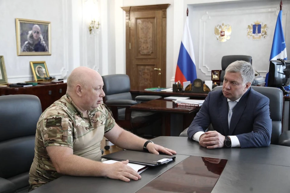 Русских встретился с бойцом «Симбирска» и передал ему квадрокоптер. ФОТО: тг-канал Алексея Русских