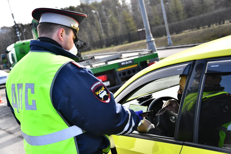 В Ростовской области начали выплачивать премии полицейским, не берущим взятки