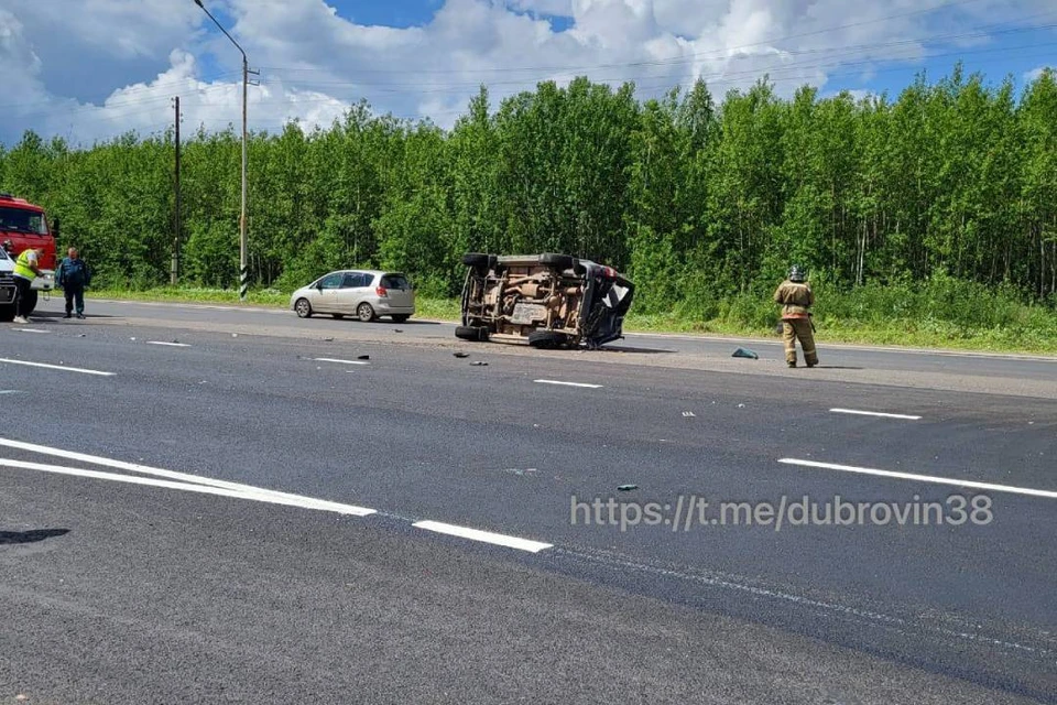 Автобус с 30 пассажирами столкнулся с автомобилем УАЗ в Братске 17 июля. Фото: тг-канал мэра Александра Дубровина.