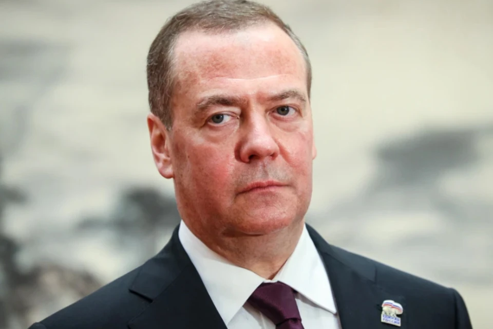 Медведев: Запад ведет против РФ войну со спутниковыми данными и пусками ракет. Фото: Екатерина ШТУКИНА/ТАСС