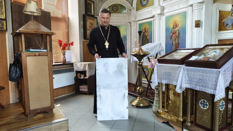 Отец Евгений (Клименко) с изображением святых апостолов. Насколько четко проявился лик святых