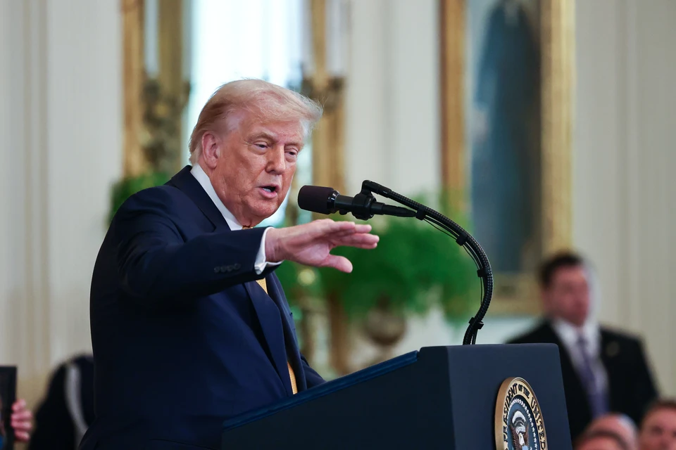 Трамп хочет подать в суд после публикации его письма с эротической картинкой