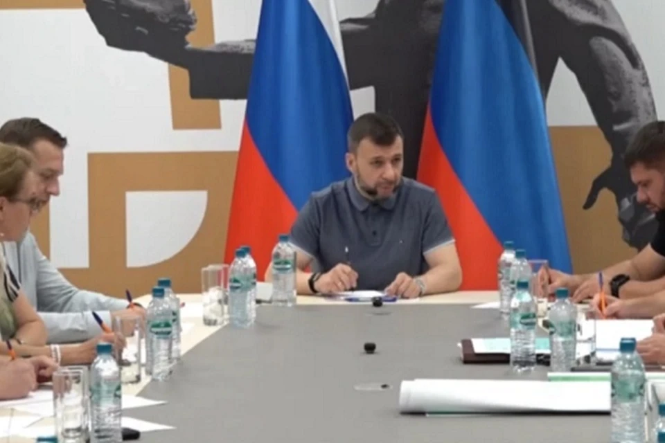 Пушилин поручил руководству «Донбасстеплоэнерго» и «Воды Донбасса» незамедлительно проинформировать жителей о новых графиках подачи воды. Фото: t.me/PushilinDenis
