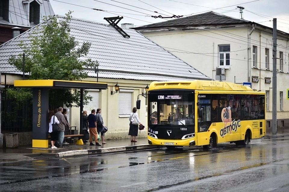 В салонах "Яавтобусов" проверяют температуру.