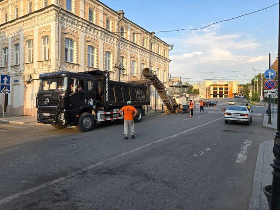 На улице Никольской начались работы по ремонту дороги. Фото: Администрация Астрахани