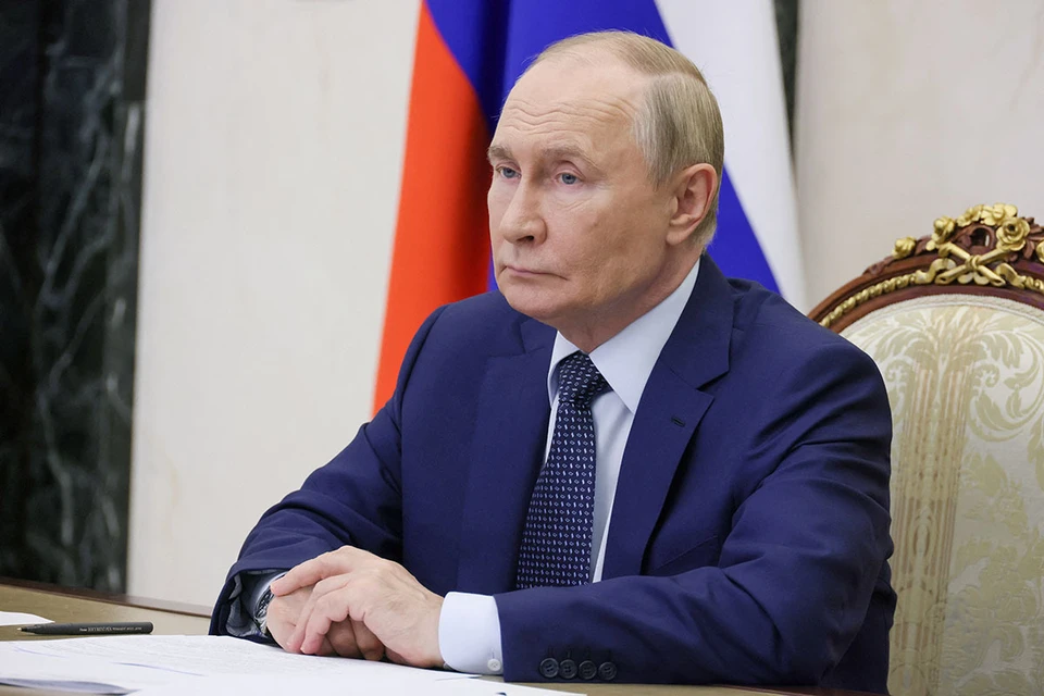 В среду президент России провел в режиме видеоконференции совещание с правительством.