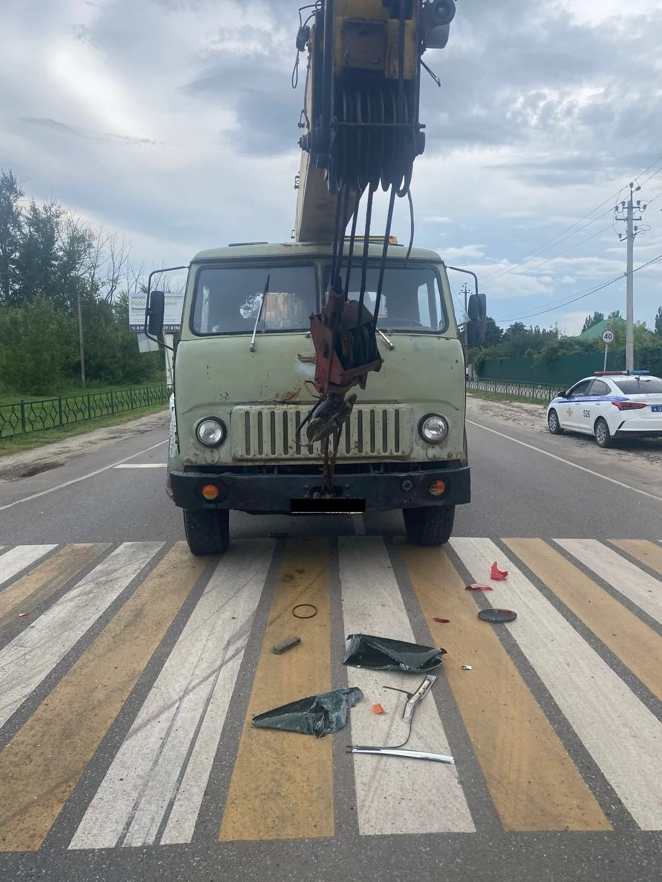 Большегруз протаранил иномарку