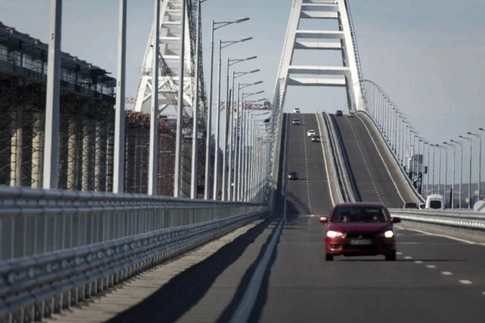 В очереди перед Крымским мостом со стороны Керчи стоят 699 авто