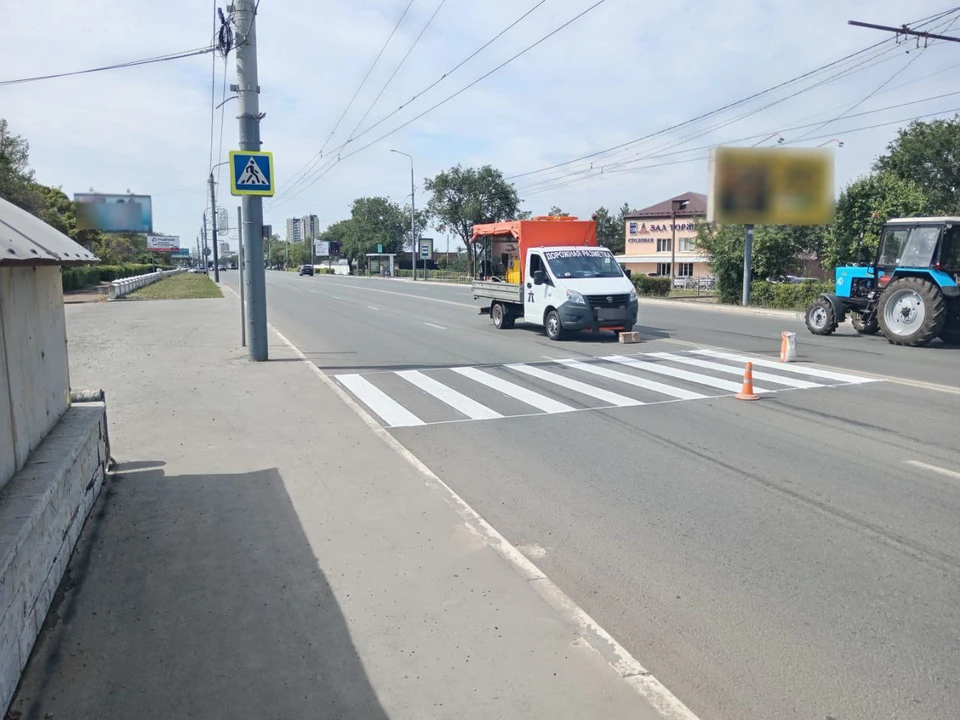 Около перехода на пр. Победы появилась «зебра». Фото: администрация Оренбурга.