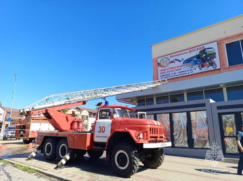 В Ростовской области окажут помощь семьям погибших и пострадавших в пожаре в Новошахтинске 24 июля.