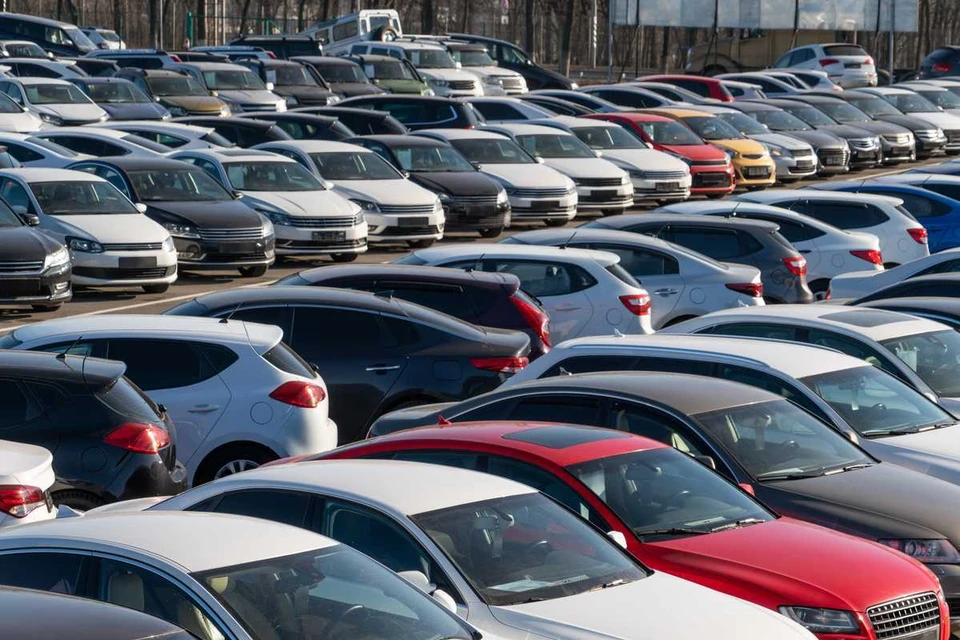 Дилер призвал избавляться от старых авто. Фото: sharfsinn / Shutterstock.com