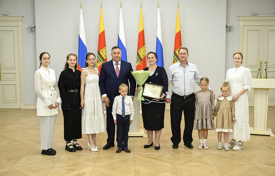 Губернатор с семьей Мартыновых.