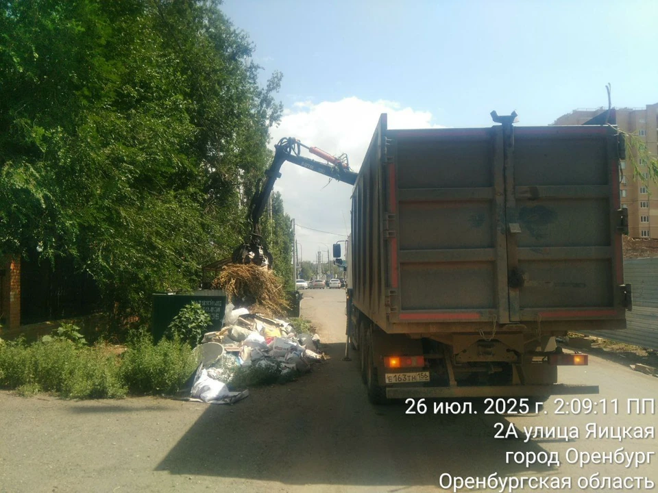 Работы по вывозу отходов с улиц города будут продолжены.
