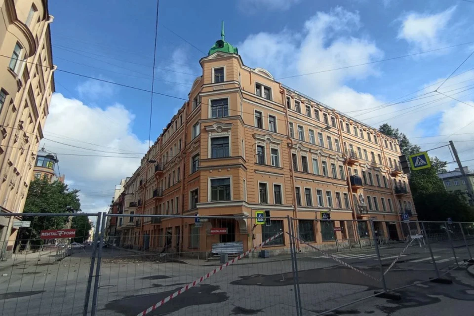 Обрушение несущей стены произошло в августе прошлого года.