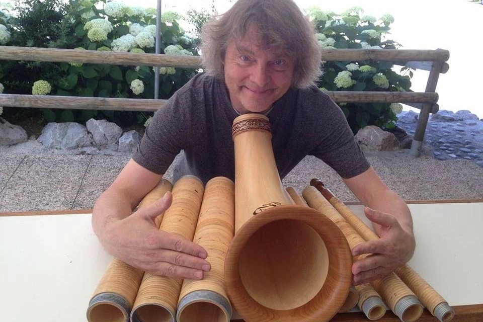 Музыкант, мультиинструменталист А. Шиклопер. Фото: из личного архива музыканта А. Шиклопера, Карельская филармония РК