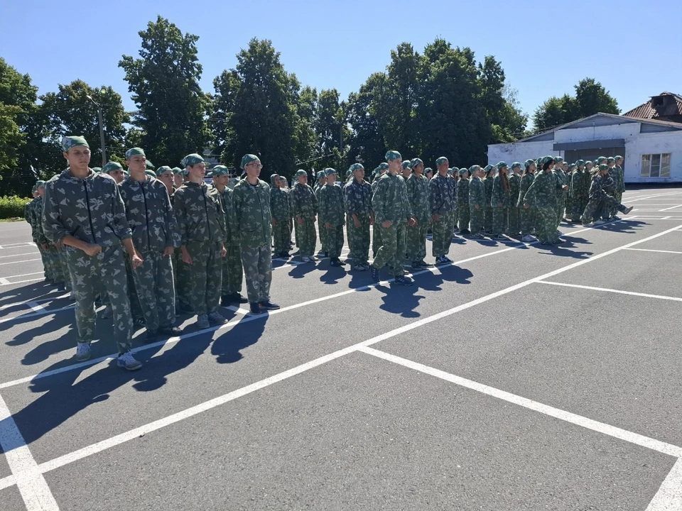 Военно-патриотическая смена «Время юных героев» стартовала в Кузбассе.