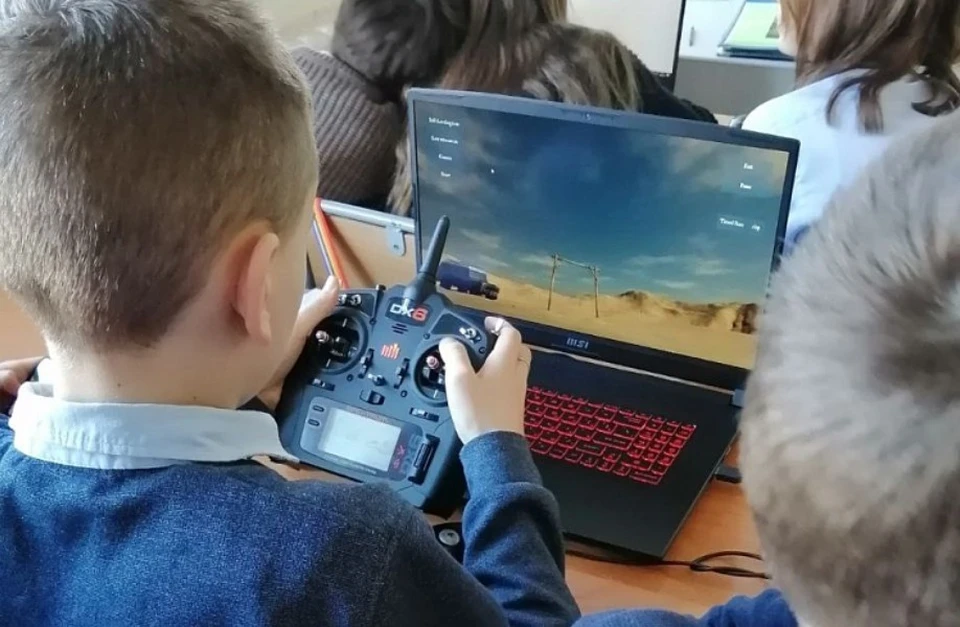 Безопасность детей в интернете зависит от внимательности родителей. Фото: правительство Приморья