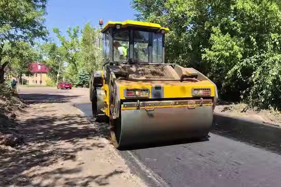 Более 30 тысяч квадратных метров дорог обновят в Макеевке. Фото: ТГ/Пушилин