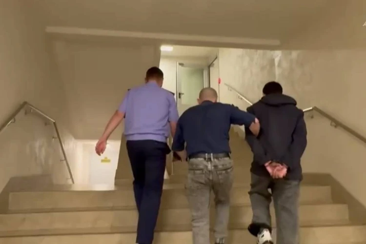 Школьник из Петербурга поджег пост полиции после обмана незнакомки из интернета