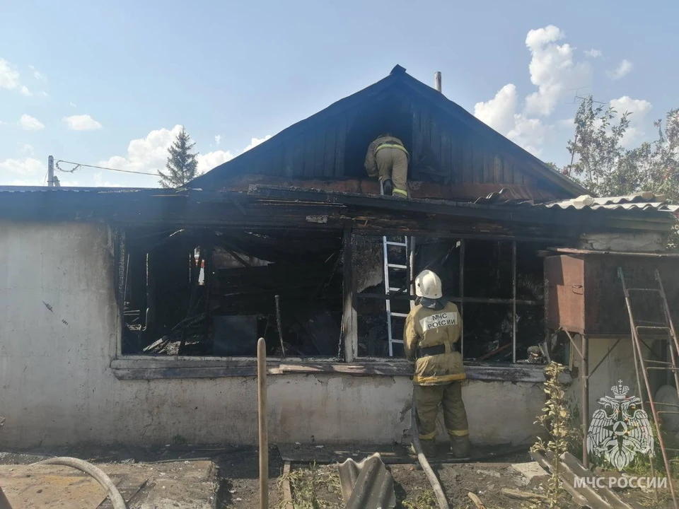 Причину пожара предстоит установить.