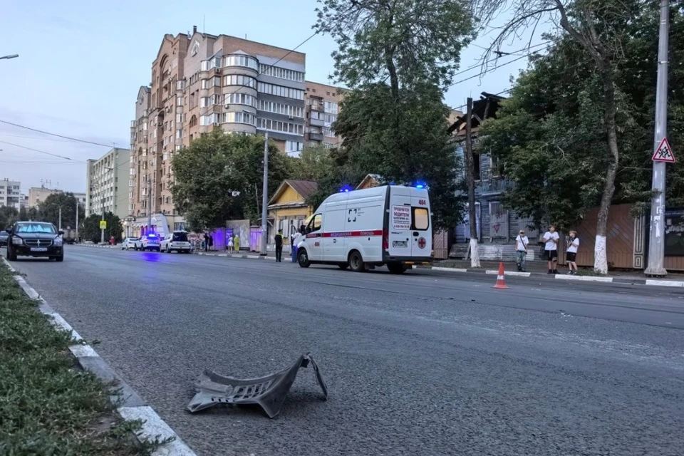 Медики пытались реанимировать мужчину, но травмы оказались слишком серьезными.