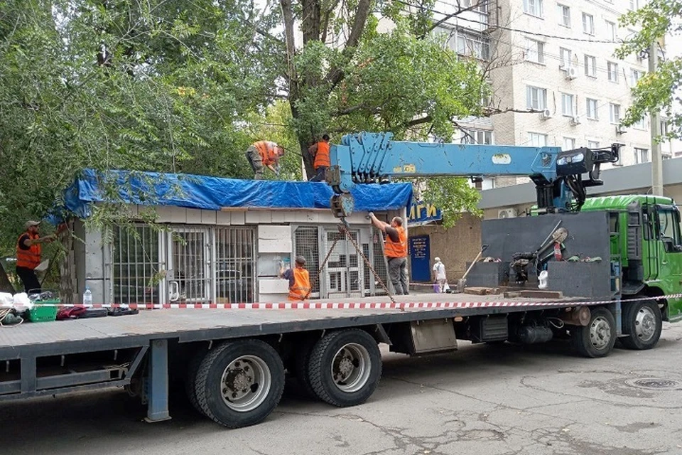 В Ростове уже убрали торговую точку на улице 20-летия Октября. Фото: сайт правительства Ростовской области