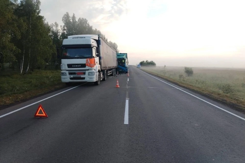 В Братске две фуры попали в ДТП на трассе «Вилюй». Фото: Госавтоинспекция города Братска