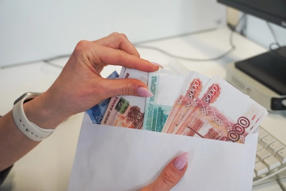 В Иркутске предприятие не выплатило сотрудникам доход в размере 670 тысяч рублей