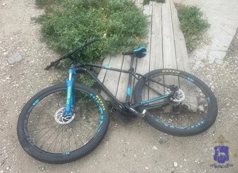 Велосипедиста доставили в больницу. Фото: ГУ МВД России по региону