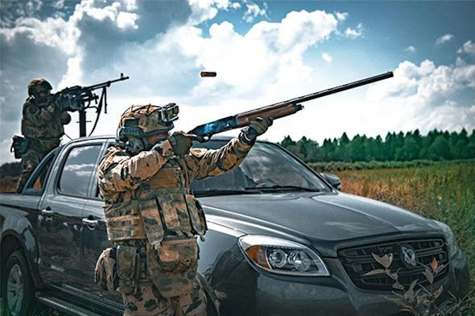Бойцы ОМОН «Авангард» отработали тактику боя в полевых условиях