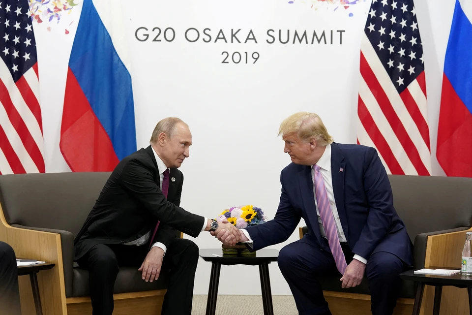 Ушаков назвал следующую неделю ориентиром для встречи Путина и Трампа