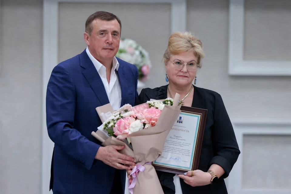 Валерий Лимаренко и Марина Капрунова. Фото: пресс-служба правительства Сахалинской области