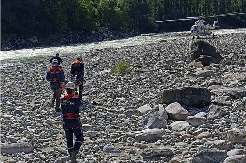 Пострадавших туристов из Беларуси доставили в Иркутск. Фото: БПСО.