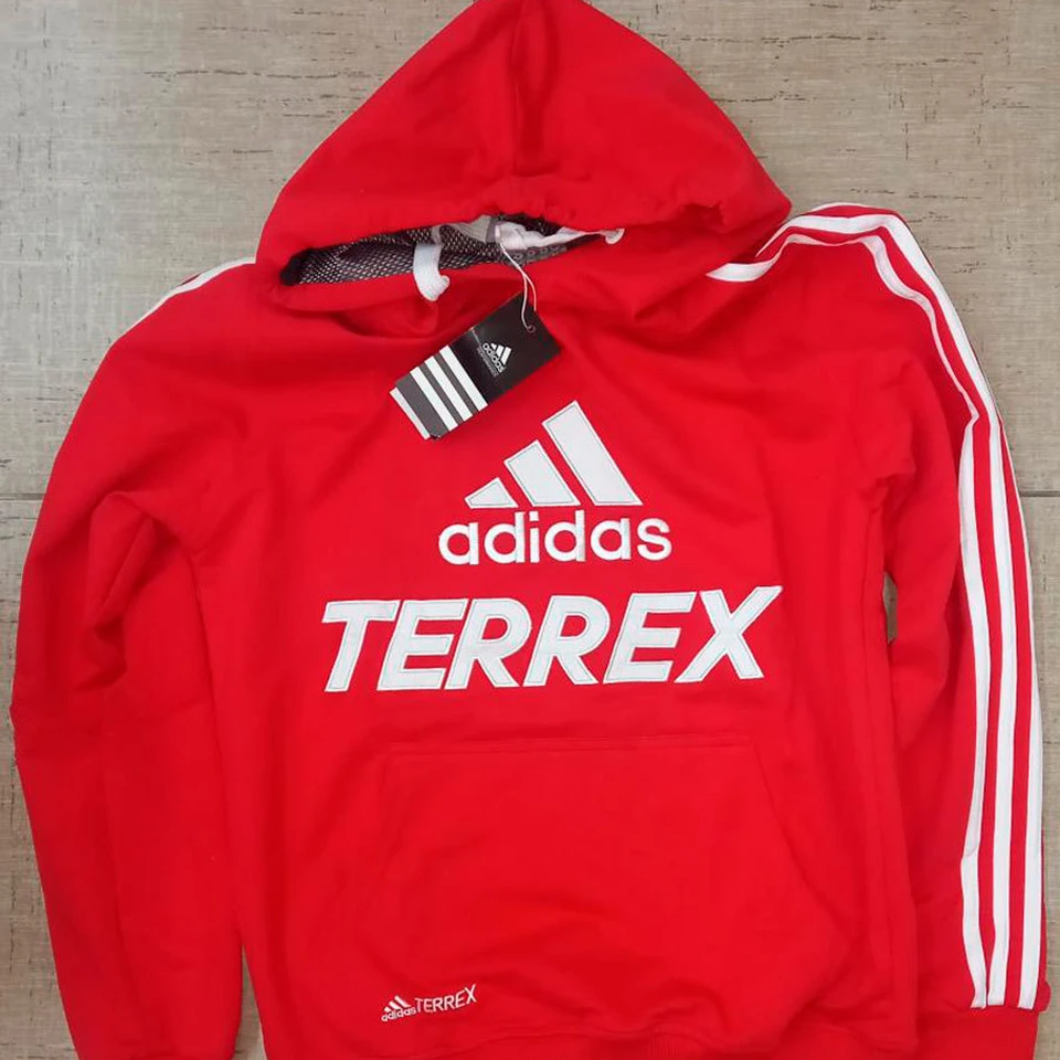 Одежду марки Adidas запретили в Беларуси. Фото: Госстандарт.