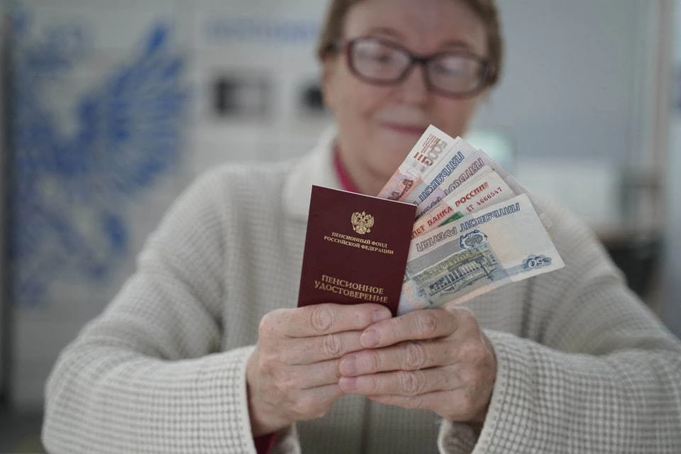 В РФ средний размер социальной пенсии превысил 15,5 тысяч рублей