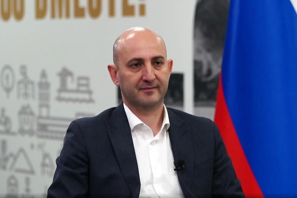 Министр промышленности и торговли ДНР стал наставником троих участников кадрового конкурса «Донбасс. СВОи Герои». Фото: Администрация Главы ДНР