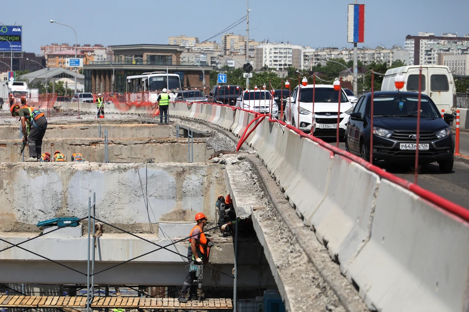 В Краснодаре временно ограничат движение по Тургеневскому мосту Фото: Геннадий Аносов
