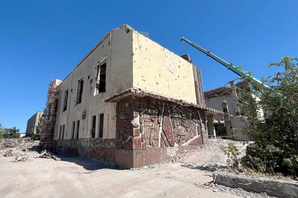 В первой половине 2026 года в Мариуполе закончат восстановление ДК «Искра». Фото: Единый заказчик