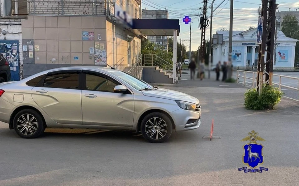 Сейчас полиция выясняет все обстоятельства аварии.