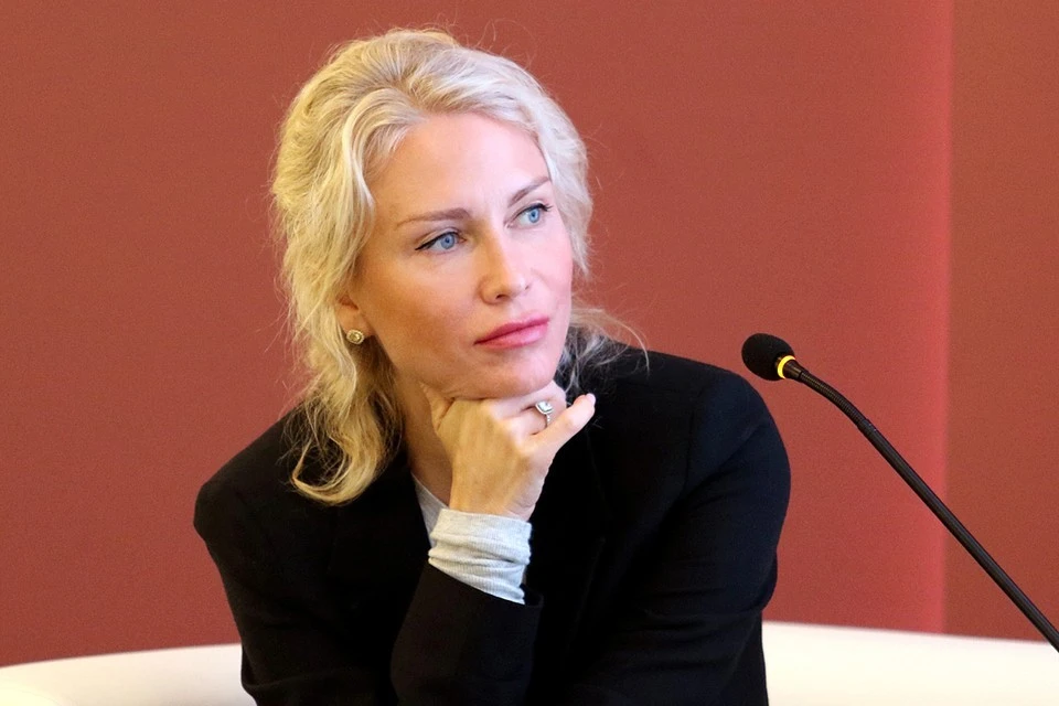 Катя Гордон вышла на связь с синяком под глазом и заявила, что ее никто не бил
