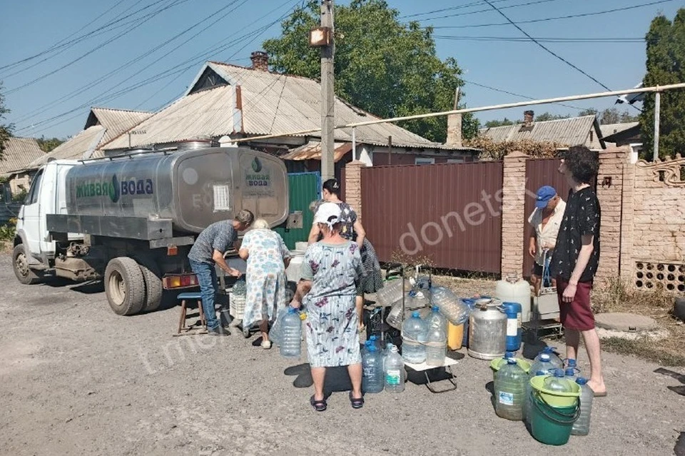 Всего за прошедшую неделю местные предприниматели предоставили городу 12 тонн воды бесплатно. Фото: ТГ/Кулемзин