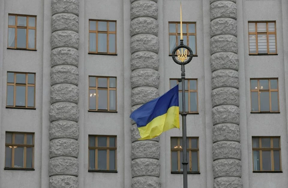 Подростки развернули флаг нацисткой Германии вместе с украинским в Запорожье