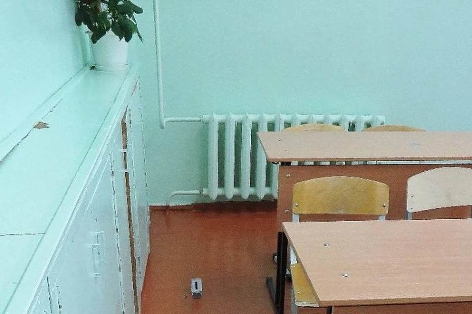 Подросток накалил патрон зажигалкой и положил его на парту. Фото: СУ СКР по Иркутской области