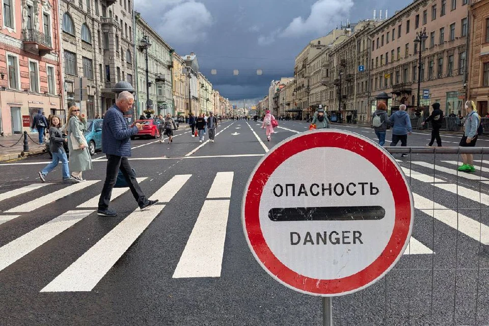 Посмотрели, что происходит на Невском проспекте перед завершением ремонта.
