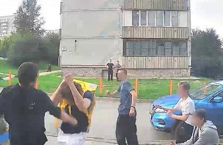 «Они могли его убить»: мама 16-летнего курьера, избитого подростками, рассказала о его состоянии